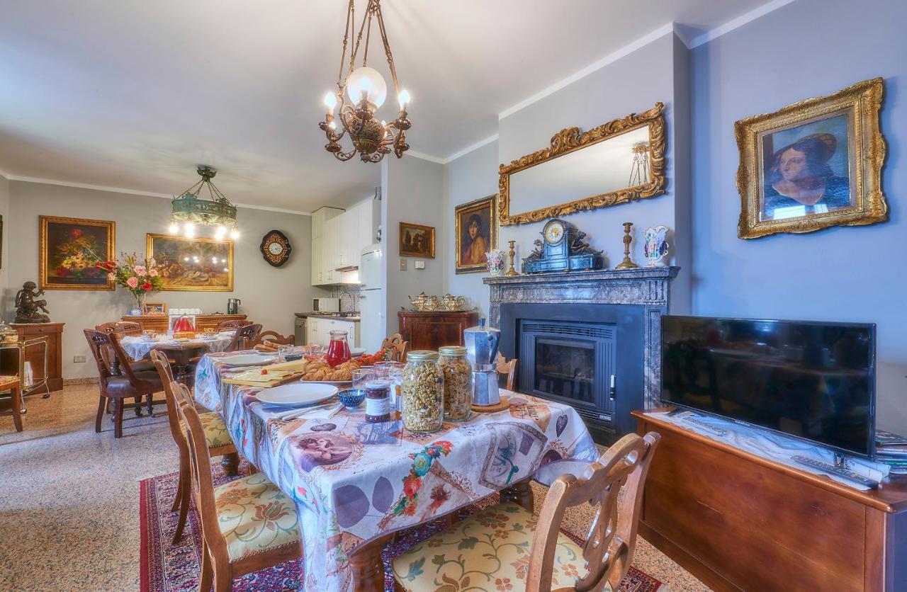 B&B - Foresteria - Frontelago Lake Como Манделло-дель-Ларио Экстерьер фото