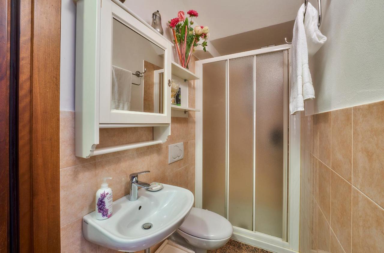 B&B - Foresteria - Frontelago Lake Como Манделло-дель-Ларио Экстерьер фото