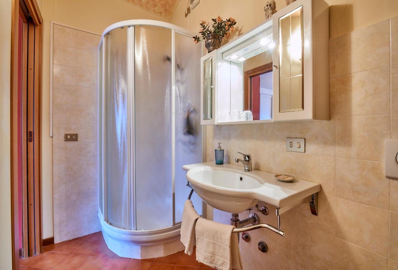 B&B - Foresteria - Frontelago Lake Como Манделло-дель-Ларио Экстерьер фото