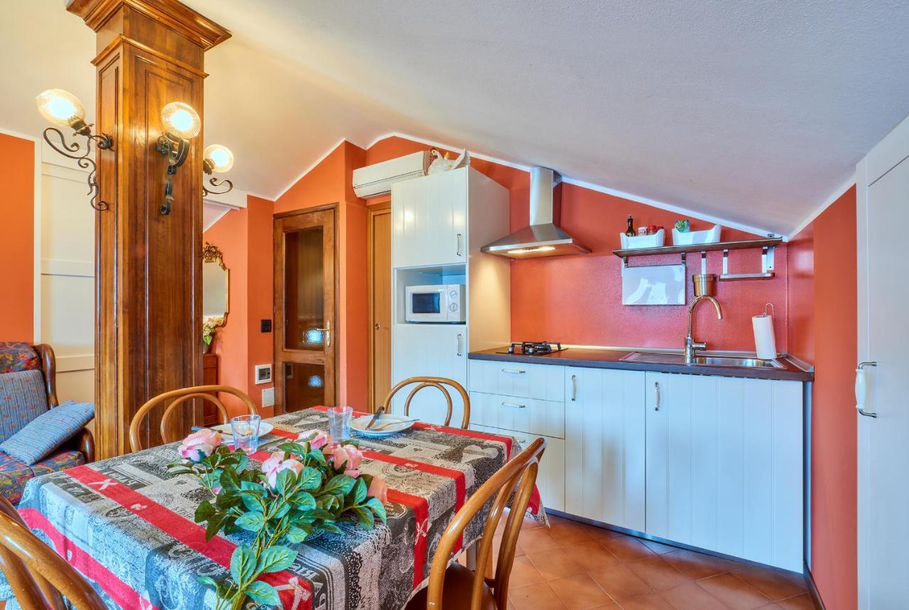 B&B - Foresteria - Frontelago Lake Como Манделло-дель-Ларио Экстерьер фото