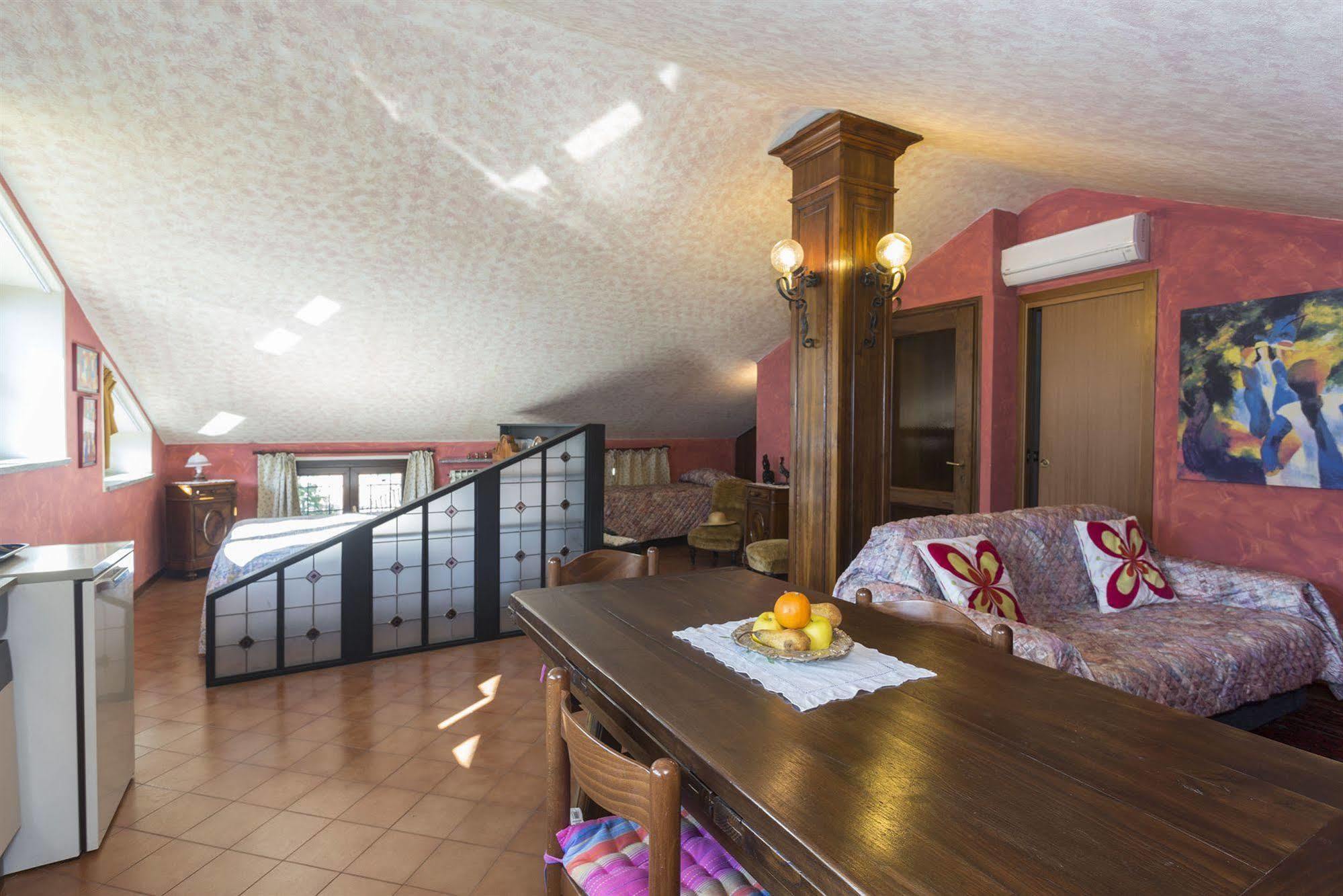 B&B - Foresteria - Frontelago Lake Como Манделло-дель-Ларио Экстерьер фото